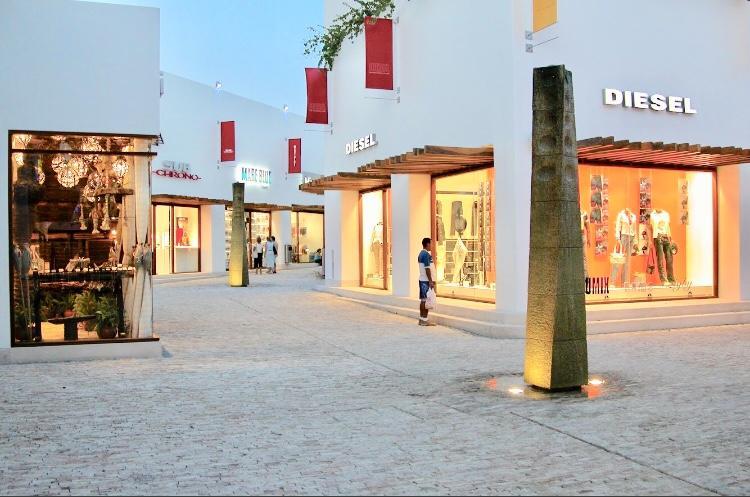 Rioja Playacar By Chezplaya